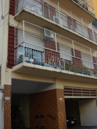 Apartamento de 2 ambientes no 1º andar com pátio em Liniers