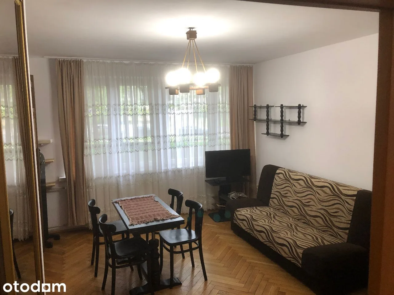 Planta baja, 25 m², amueblado