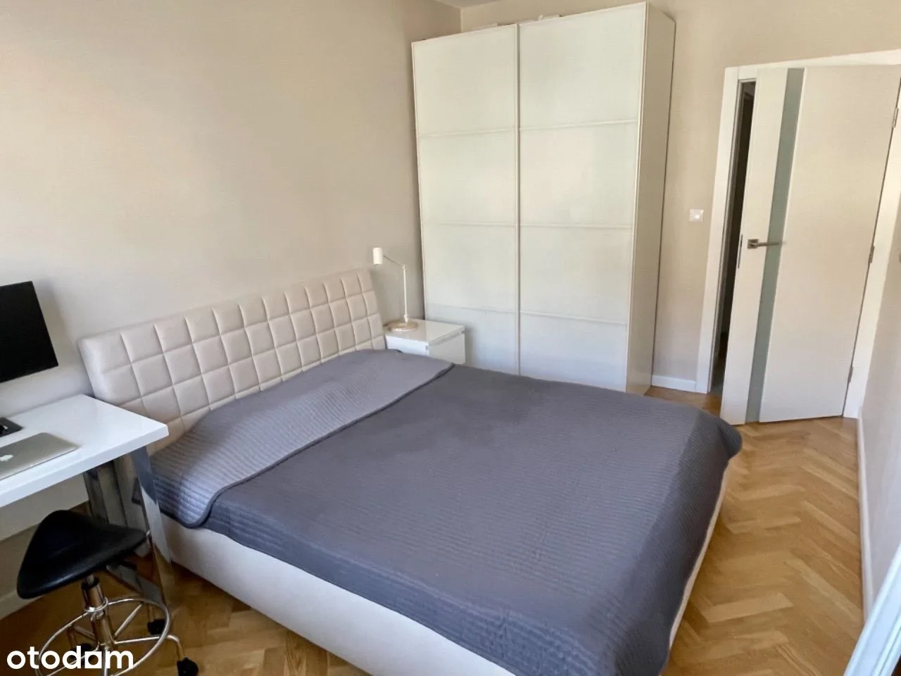 Kabaty, 2 pokoje, metro 3min, balkon, garaż, klimatyzacja,bez prowizji