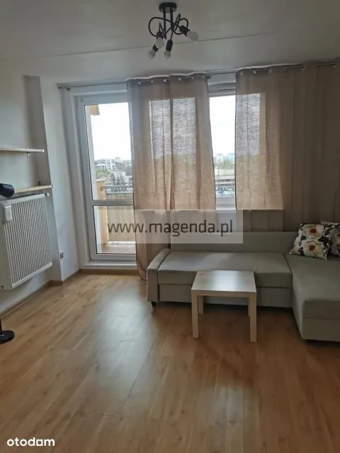 Callejón 27 m² con balcón