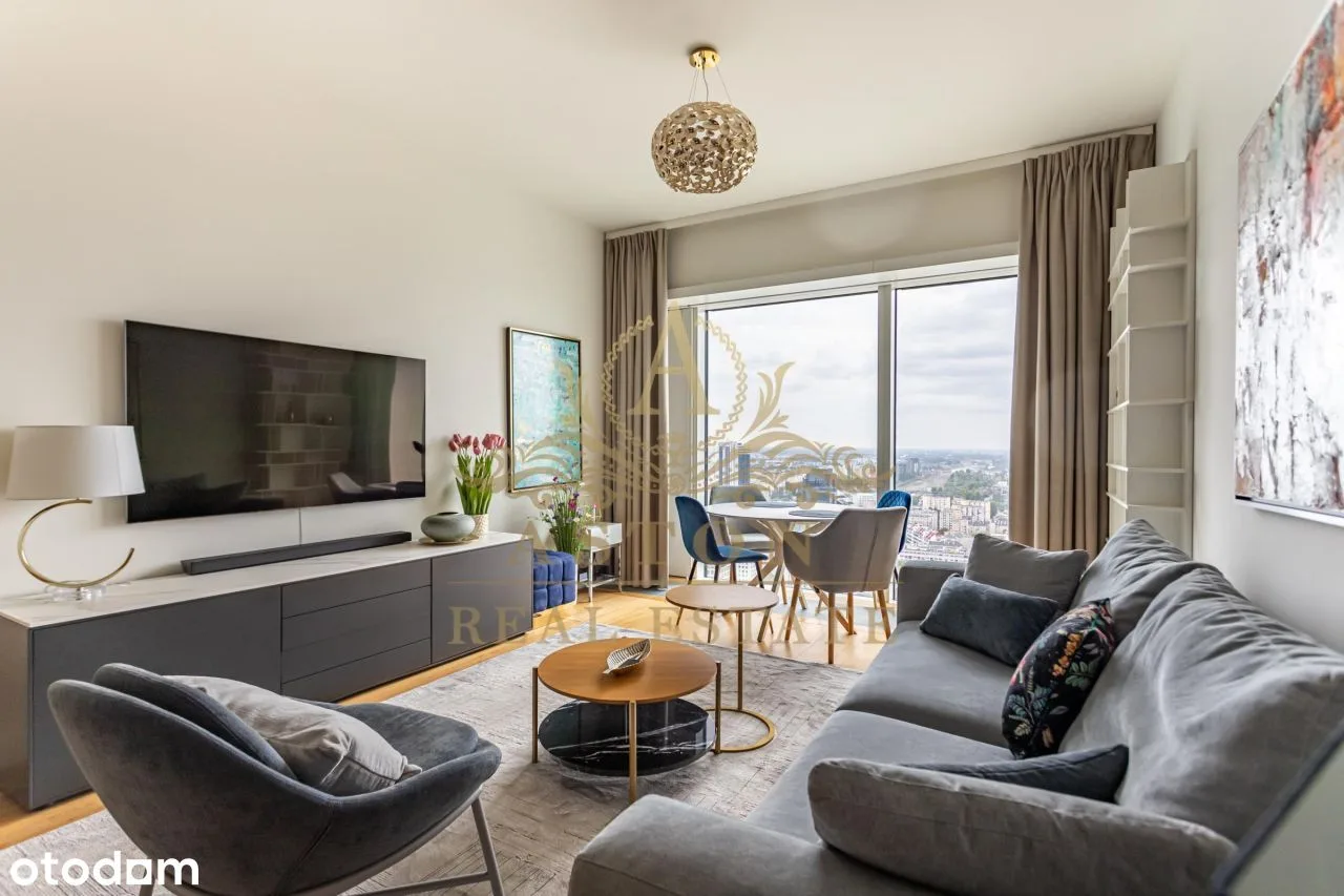 Spectacular apartment on 32nd floor on Złota 44
