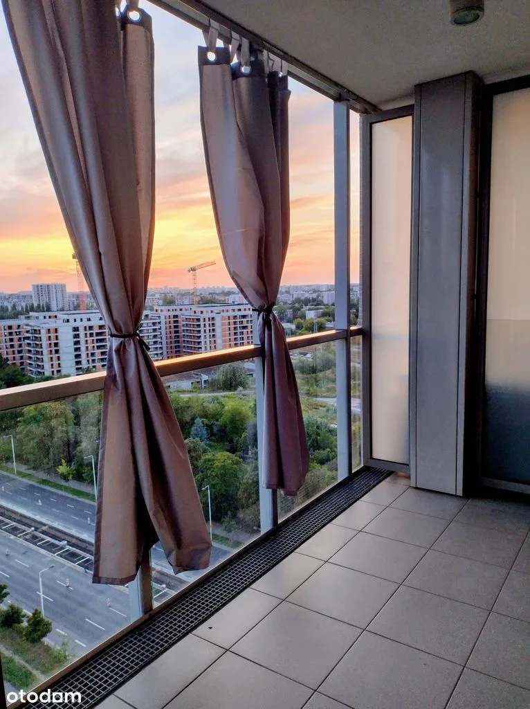 Mieszkanie z pięknym widokiem, centrum przy metrze Apt in city center