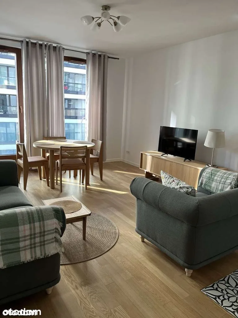 Wynajmę mieszkanie 3-pokojowe w apartamentowcu na Muranowie