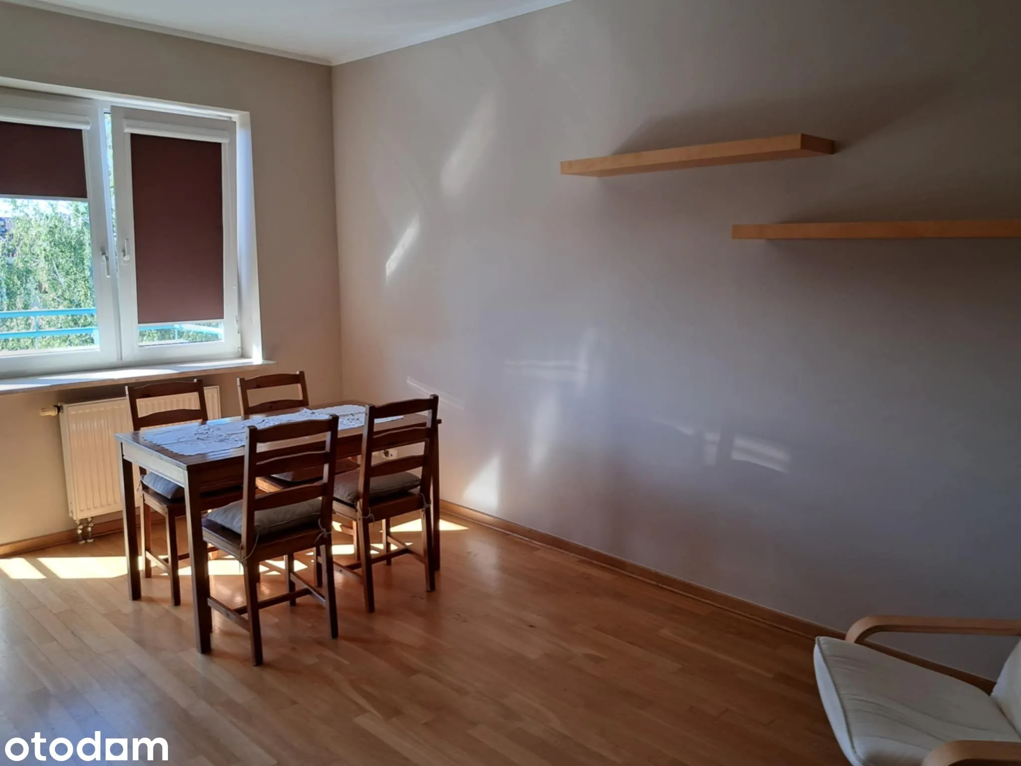 2 pokoje blisko Lasu Kabackiego z dwoma balkonami i garażem
