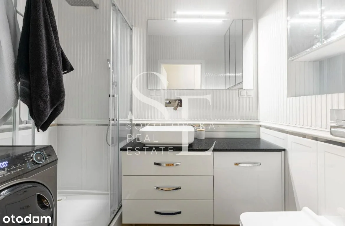 65 m², balcón, aire acondicionado