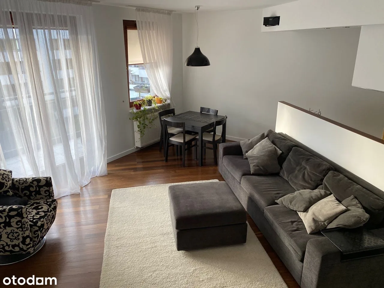 Przestronne 3-pokojowe mieszkanie w apartamentowcu na Sielcach