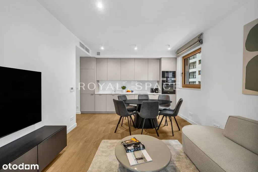 Three-bedroom apartment in Wola