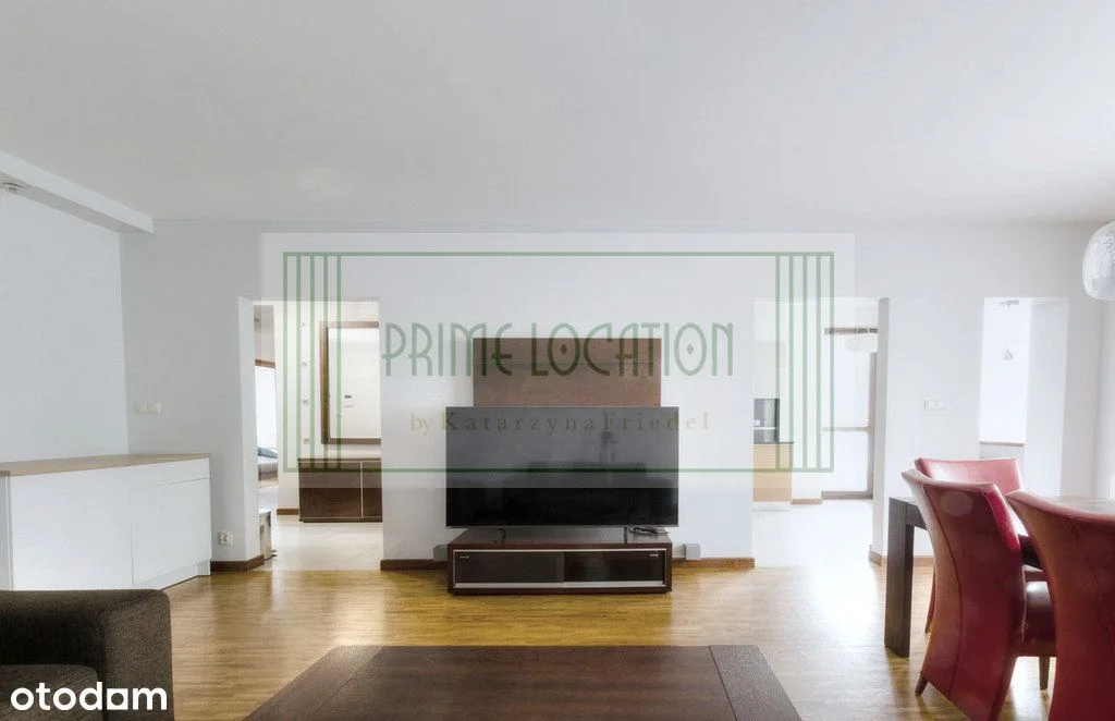 Three-bedroom apartment in Powiśle