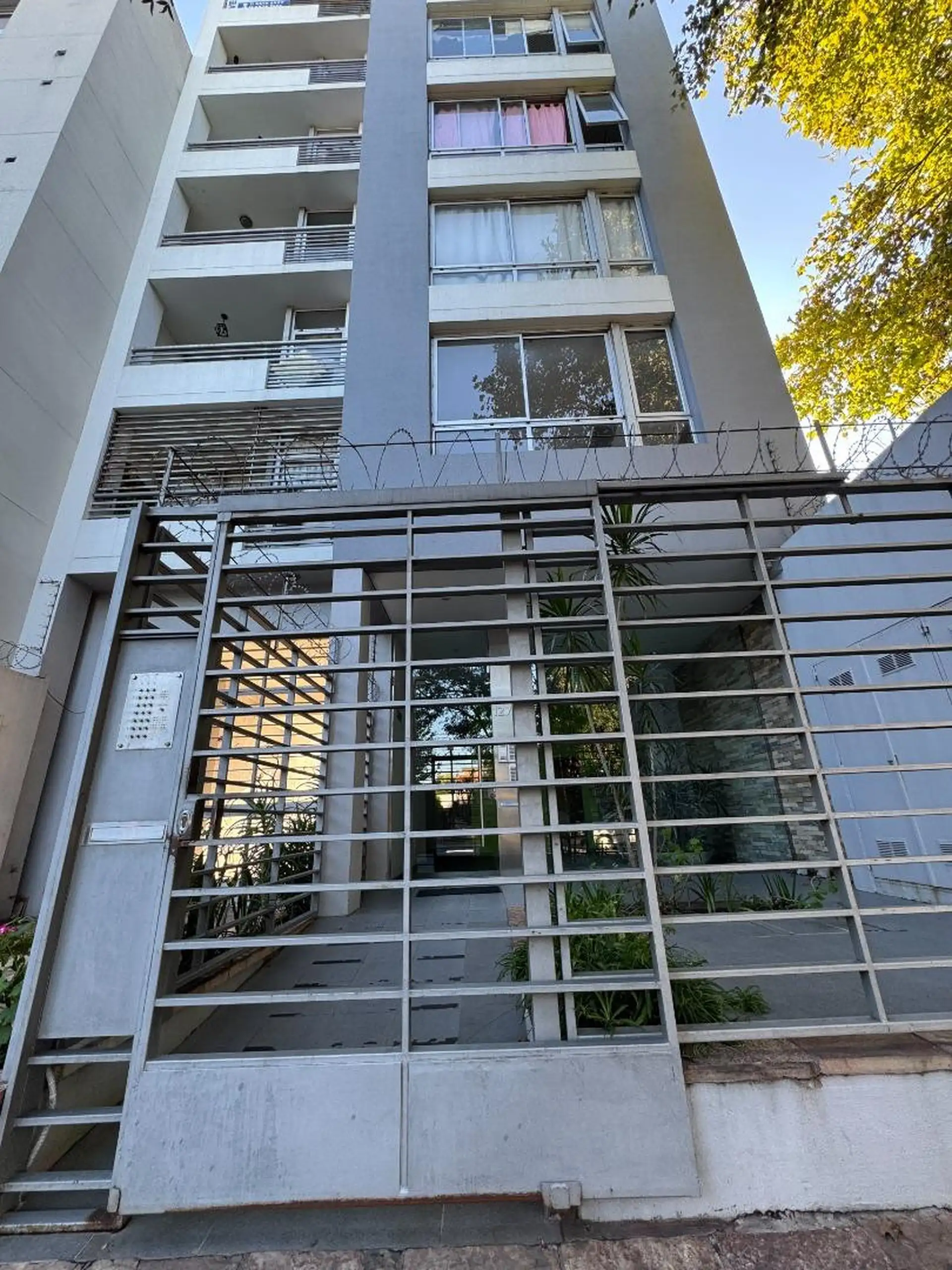 One-bedroom apartment on Av. Alsina in Lomas de Zamora
