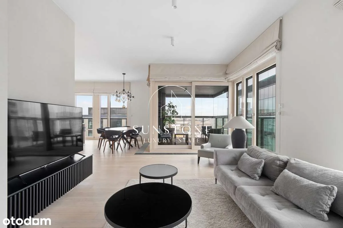 Penthouse de 3 dormitorios en Wola