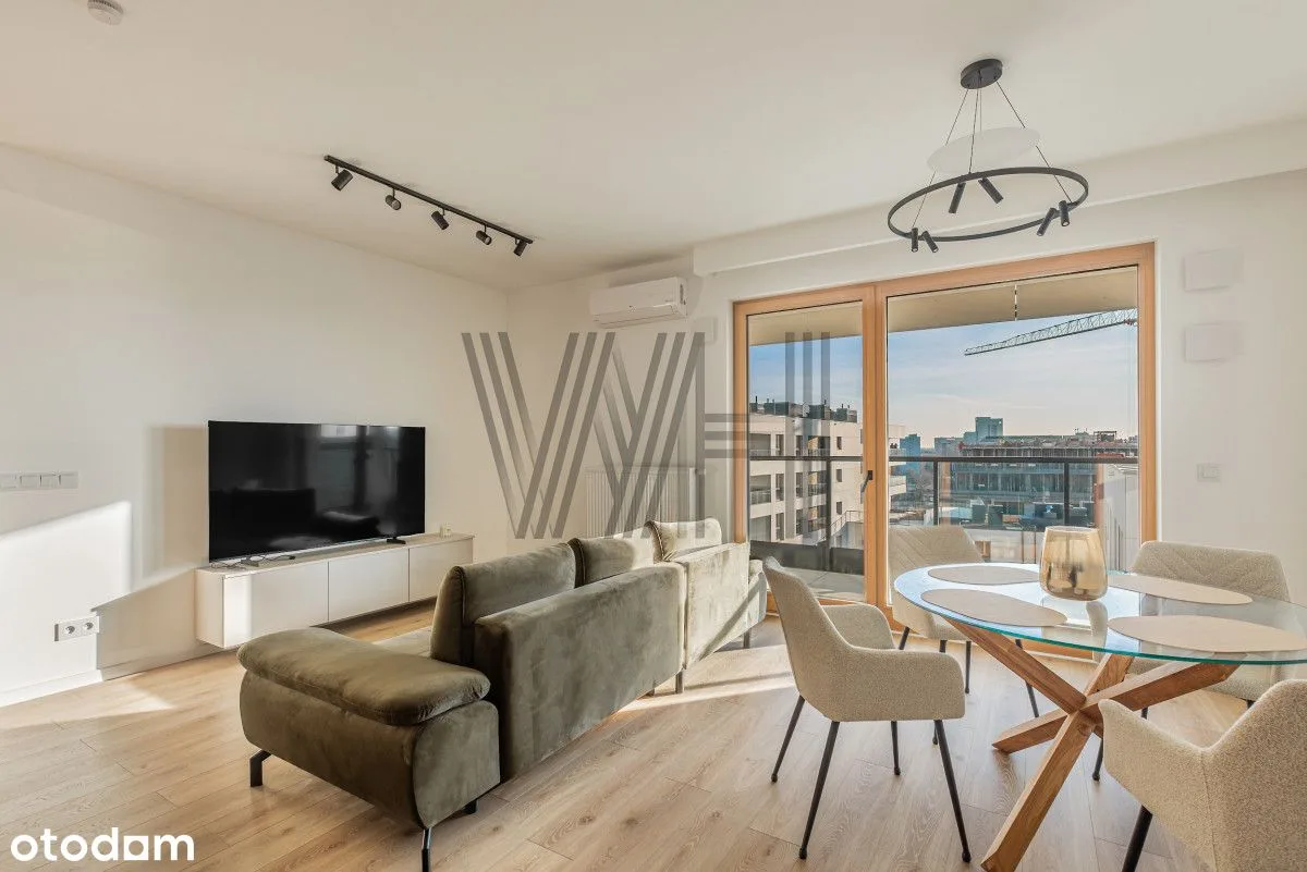Three-bedroom apartment in Wola