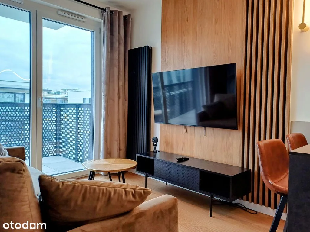 Nowe studio z garażem i balkonem (114)