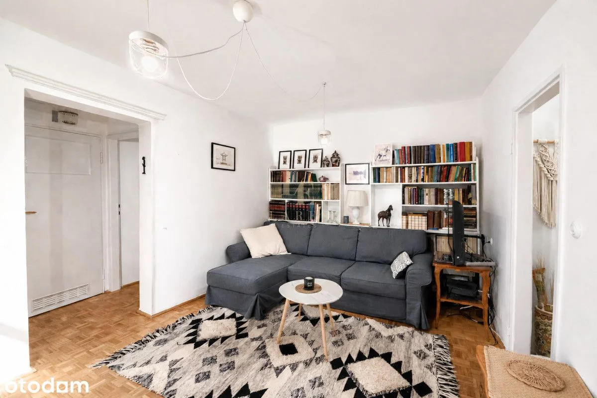 Listing: 2 bedrooms, Śródmieście