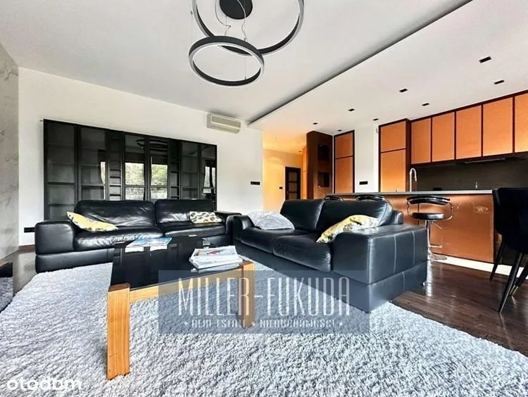 Furnished three-room apartment in Śródmieście