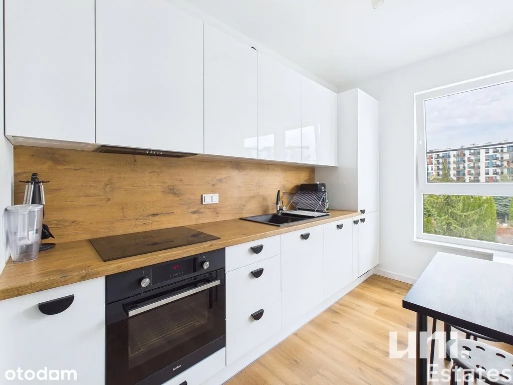 Two-bedroom apartment with balcony in Bemowo