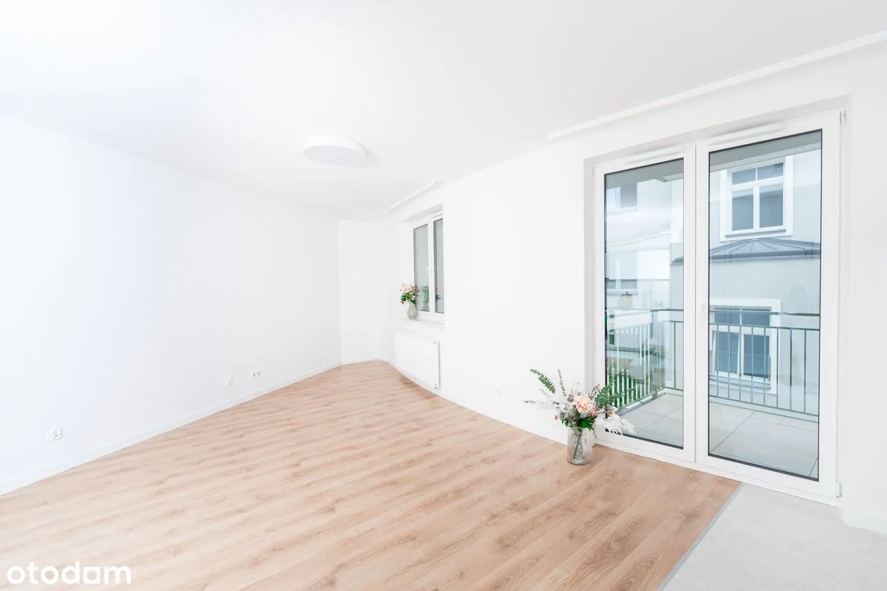 Unfurnished studio apartment in Praga-Północ