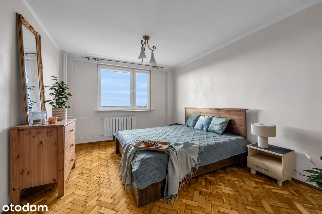 Three-bedroom apartment in Bemowo