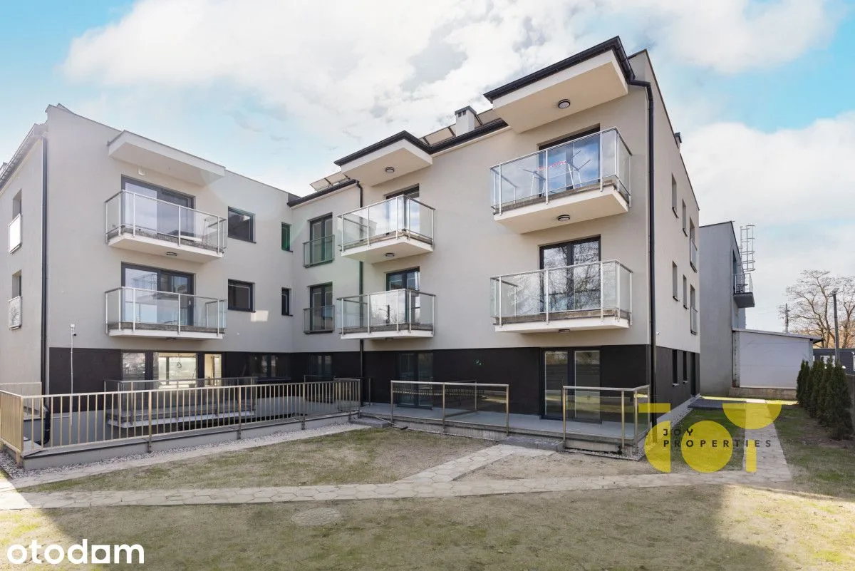 Четырёхкомнатная квартира с садом и террасой 115 m² в Włochy