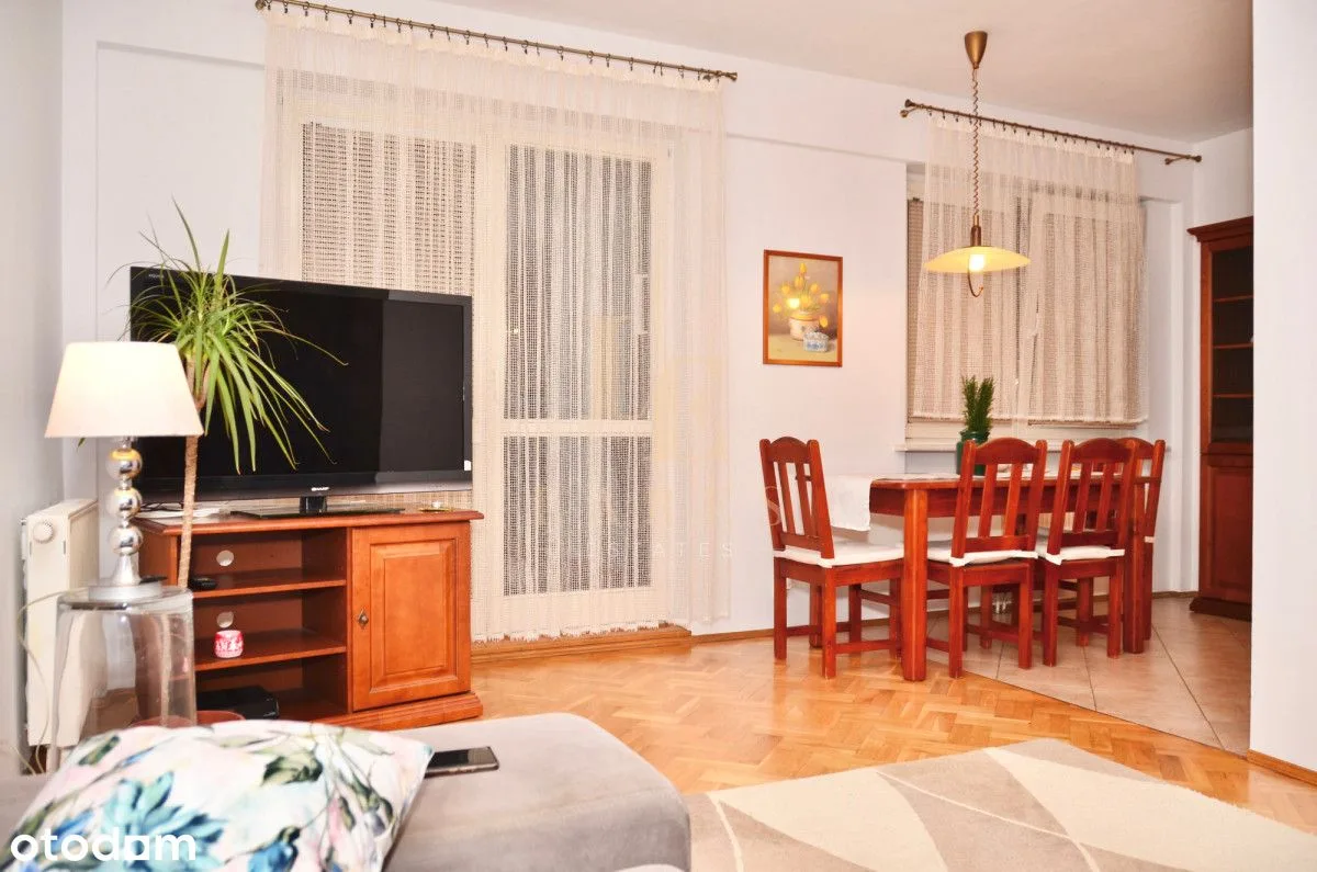 Departamento de 3 ambientes en Ursynów con terraza