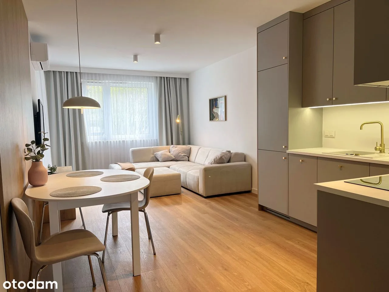 Квартира 61 m² с балконом в Łomianki