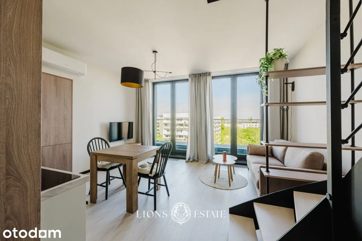 Dwupoziomowy apartament na bliskiej Woli