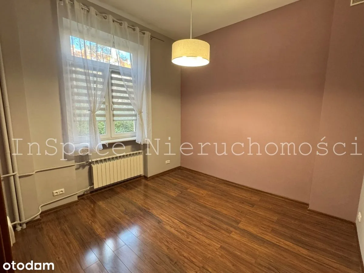 Plac Zbawiciela-2 oddzielne pokoje-34m2-nieumeblowane
