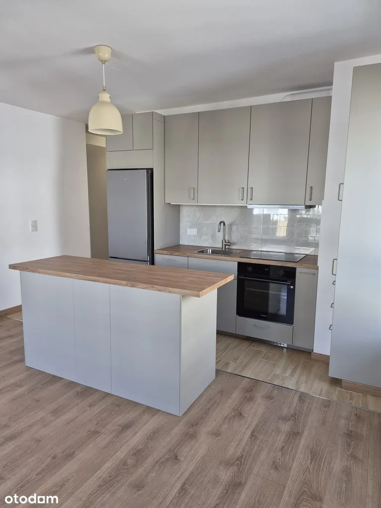 New-build three-room apartment with parking in Gocław