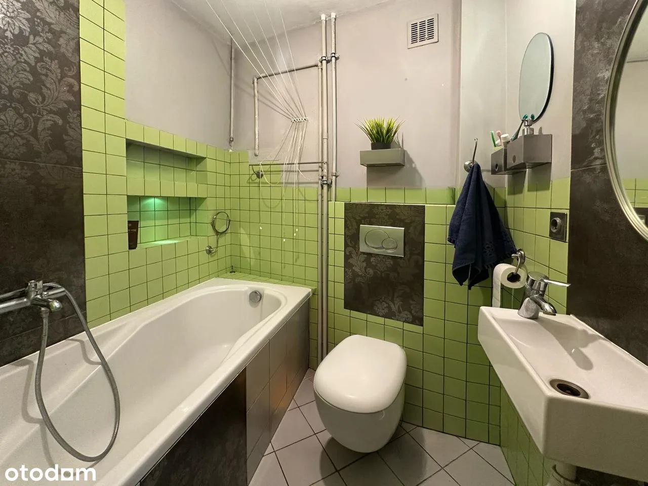 47 m² one-bedroom apartment in Wola