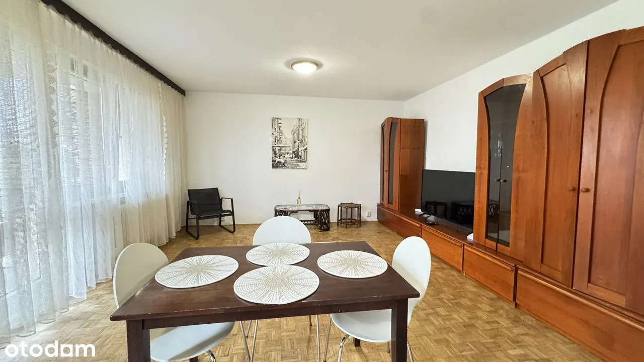 Słoneczne mieszkanie z przestronnym balkonem (8 m²) – Warszawa, Gocław