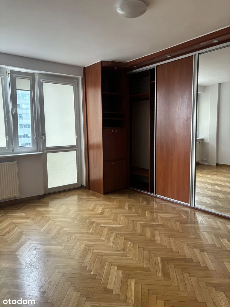 Najem lokalu mieszkalnego przy al. Jana Pawła II 18 w Warszawie