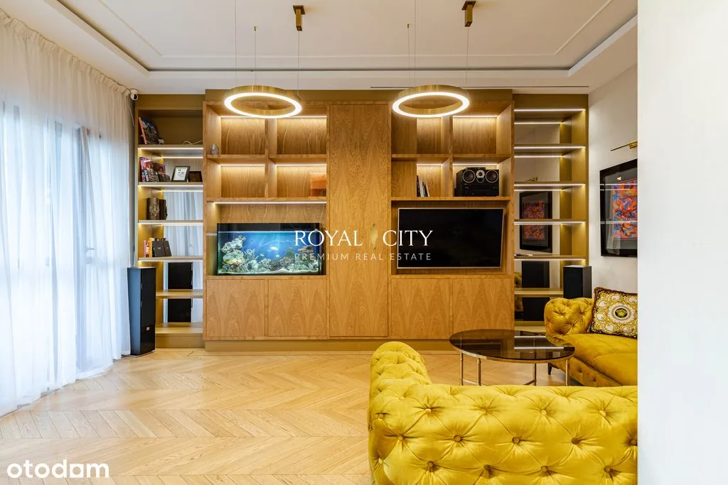 Three-bedroom apartment in Wola