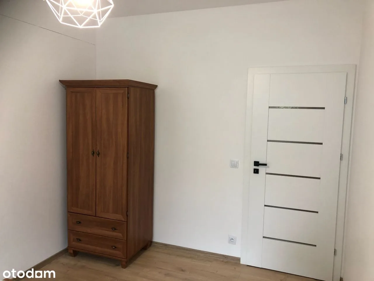 2 osobne, umeblowane pokoje, 43 m2, balkon, garaż