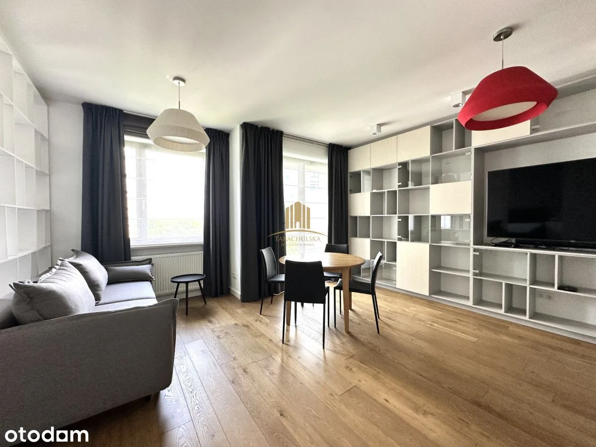 Luxury studio | AC | terrace | 1 x parking