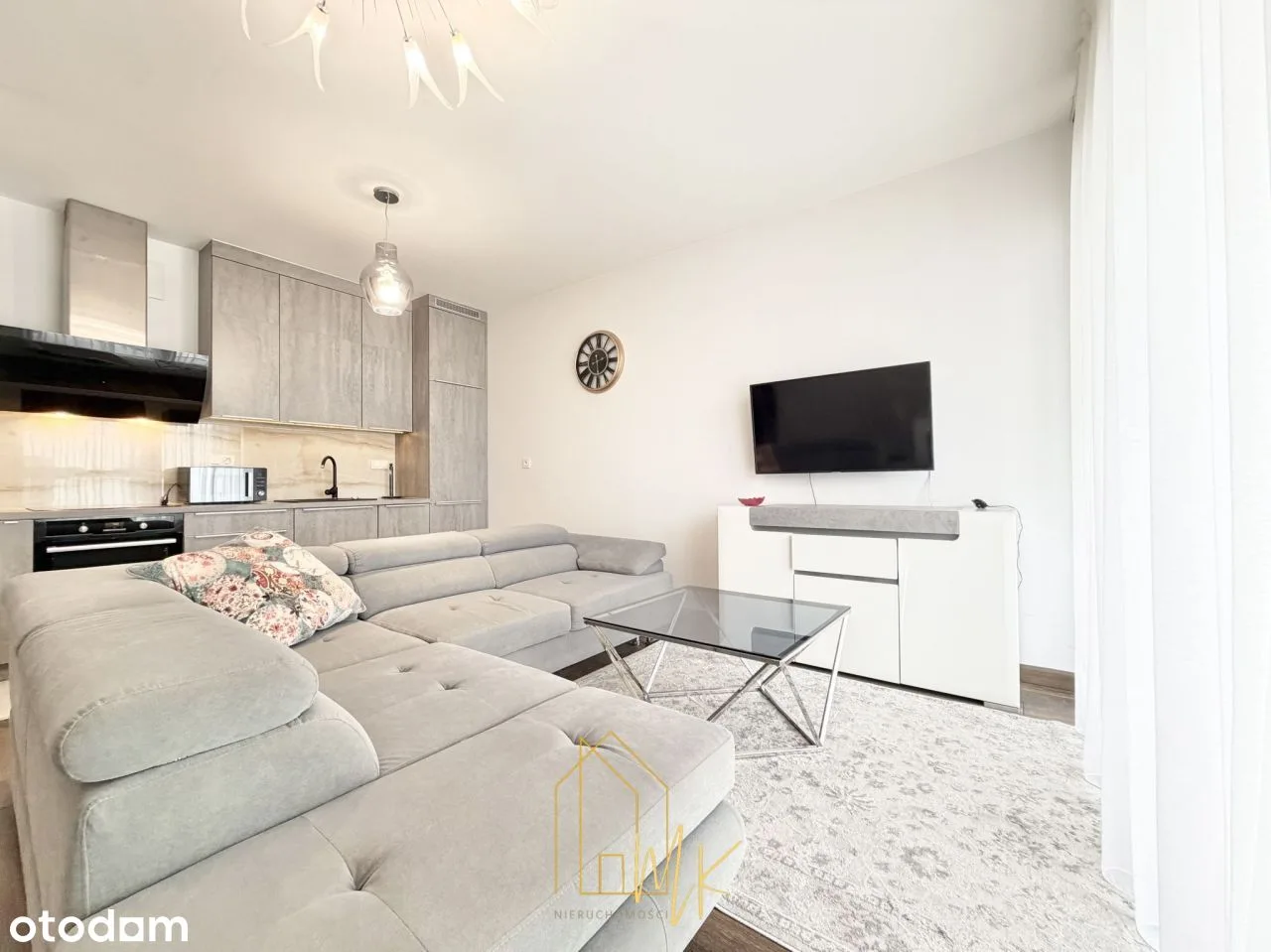 44 m², 6º andar, ar-condicionado, estacionamento