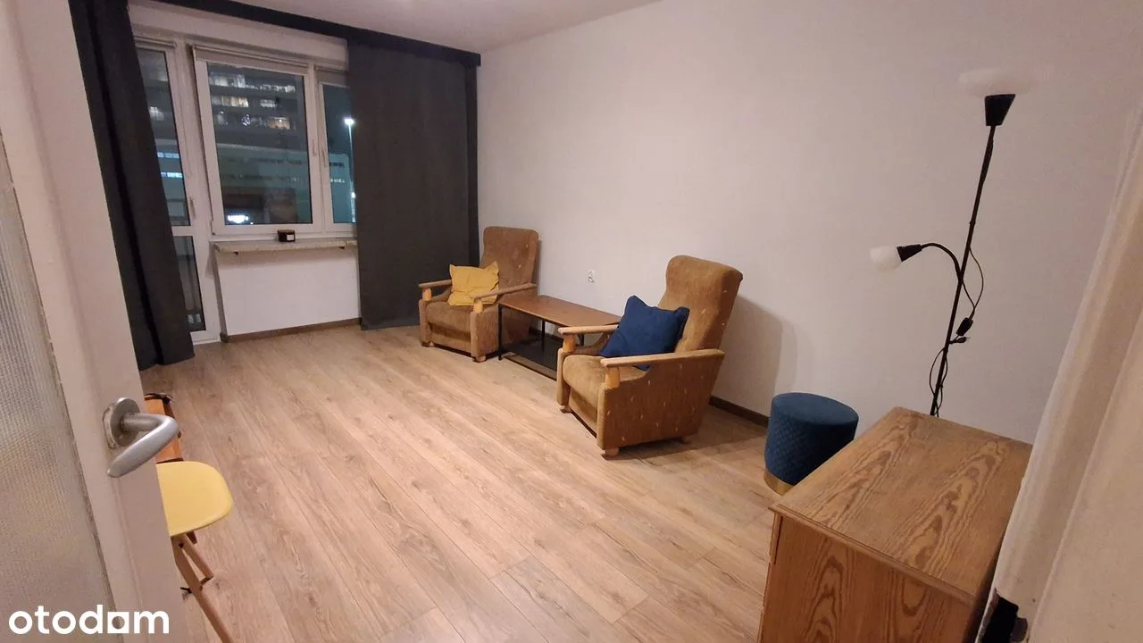 38 m², balcony, separate kitchen