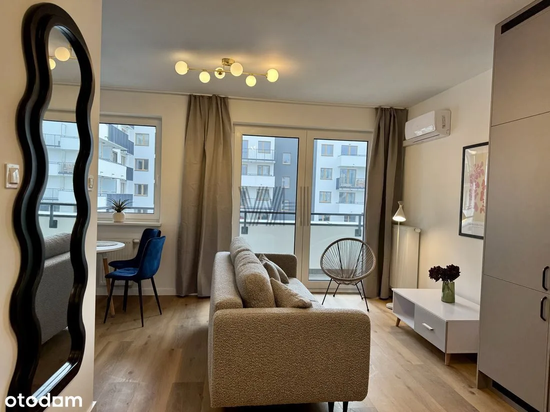 Estudio 30 m² con logia y AC
