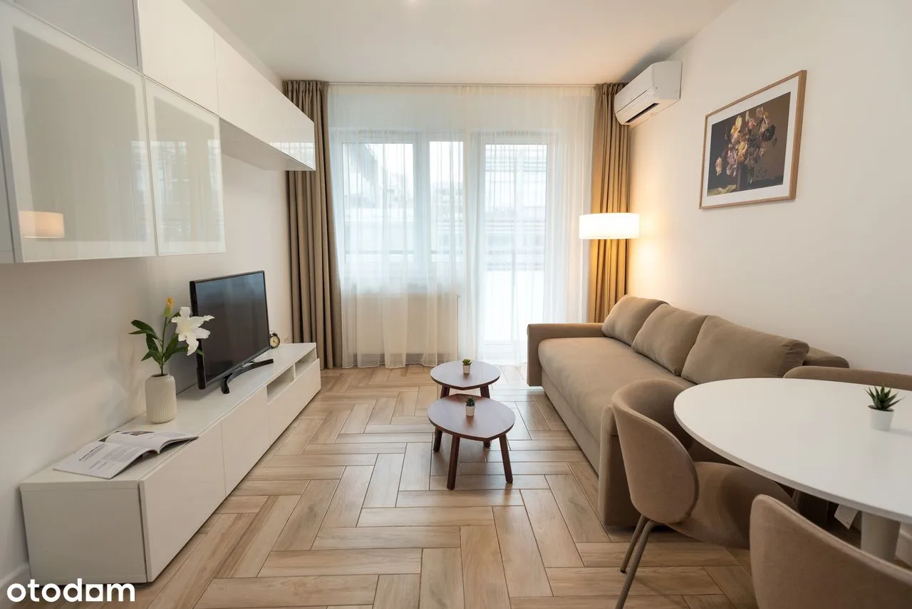 Bright apartment with AC & balcony | Owner Direct