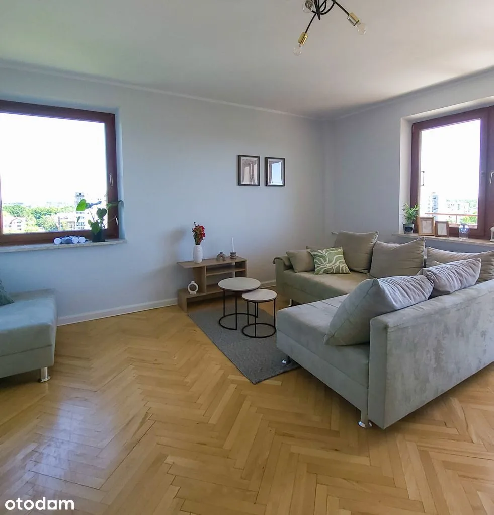 11 piętro, balkon, widok na las