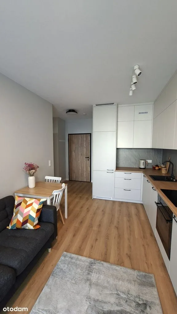32,6 m², 2 pokoje, balkon