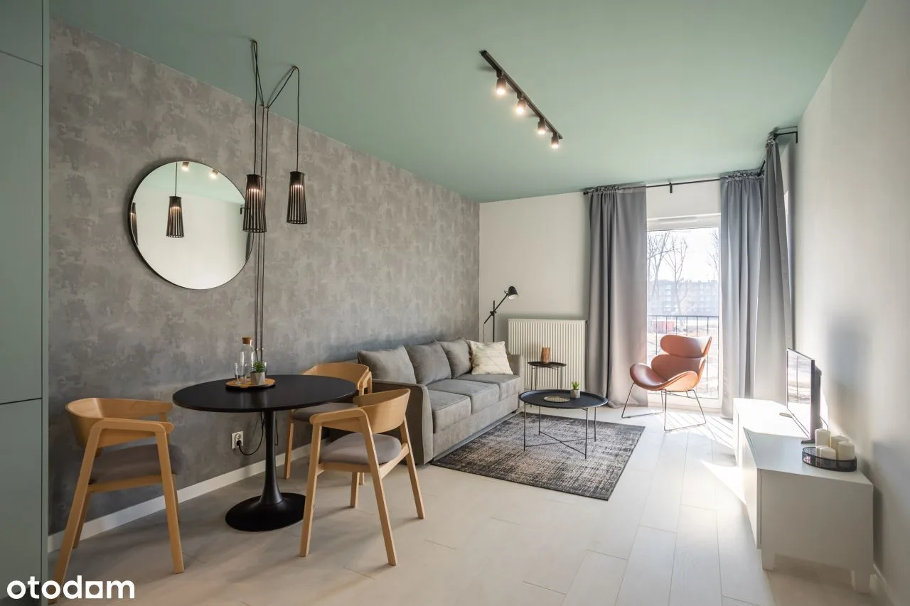 Ground floor, 30 m² garden, metro