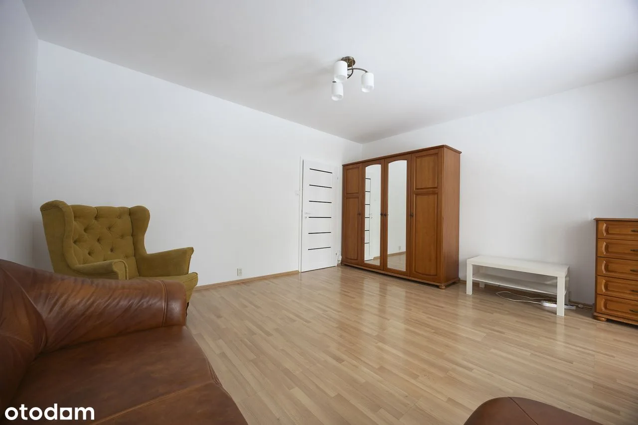 Ground floor 3-room with balcony