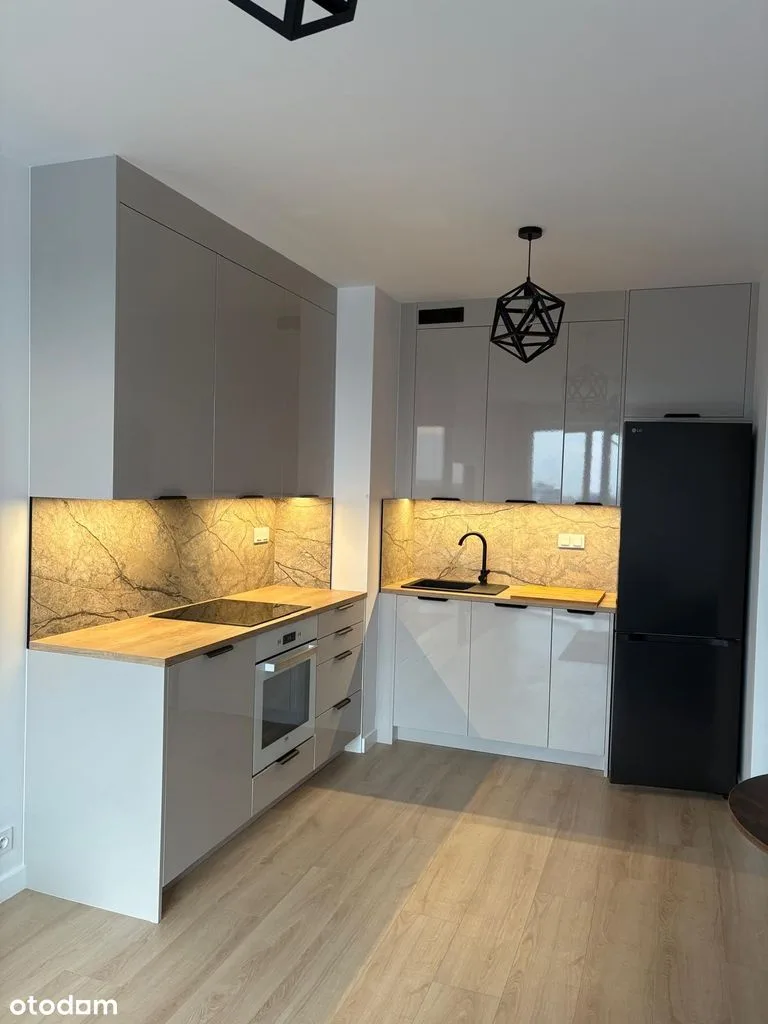 37,2 m², balkon, 3 piętro