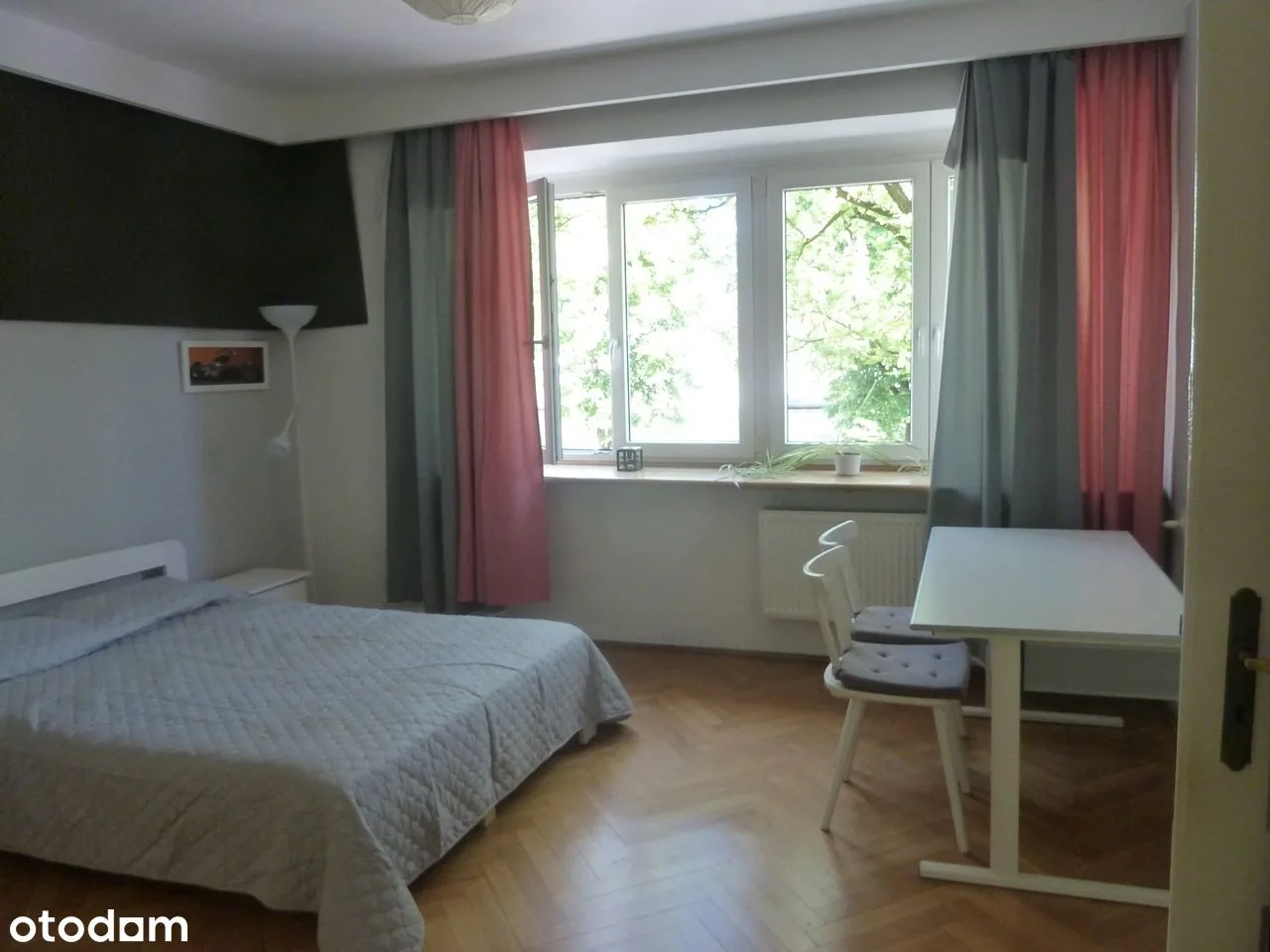 Urocza Kawalerka na Starym Żoliborzu, Prestiżowa lokalizacja