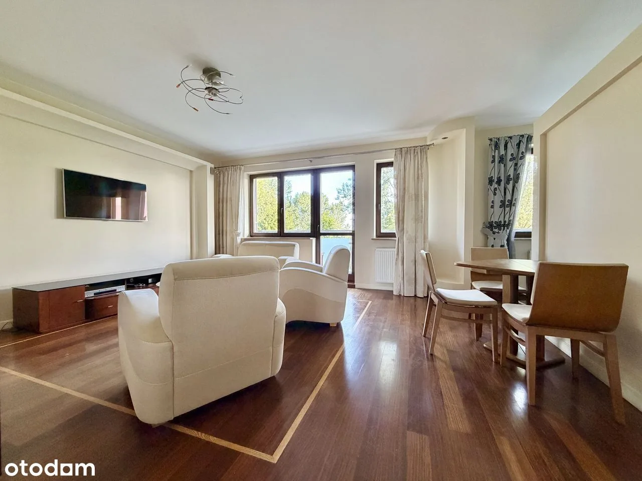 Trzypokojowy apartament 72 mkw z gabinetem i garażem na Sadybie