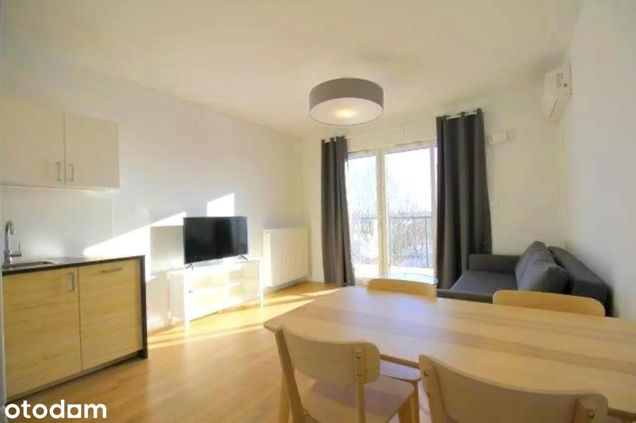 3 rooms, balcony, air conditioning