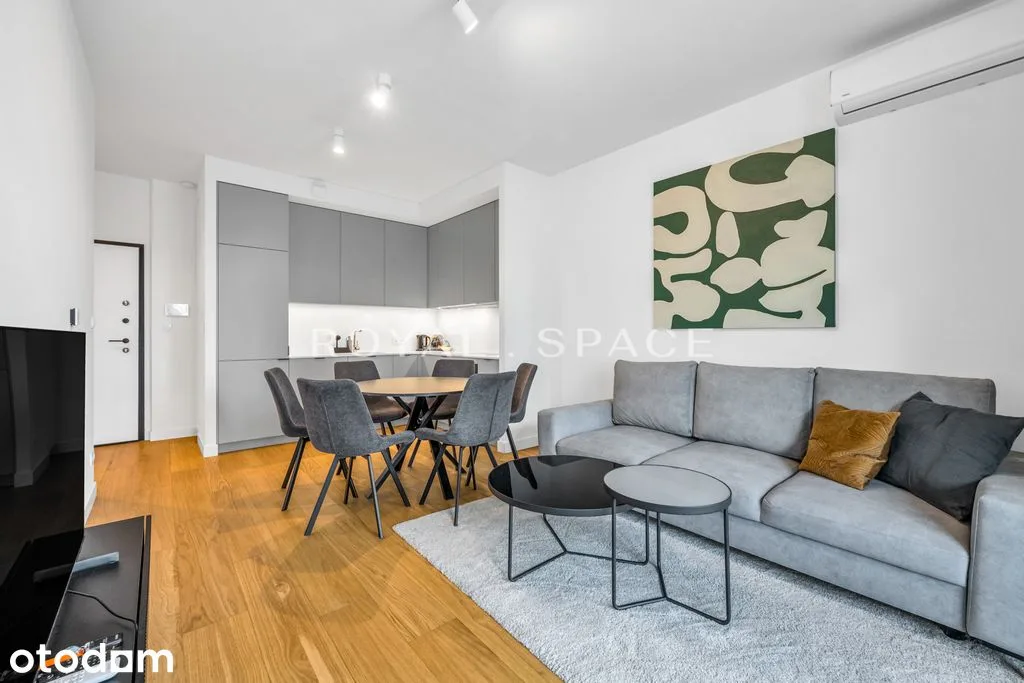 Jasny apartament z szeroką loggią | Grzybowska