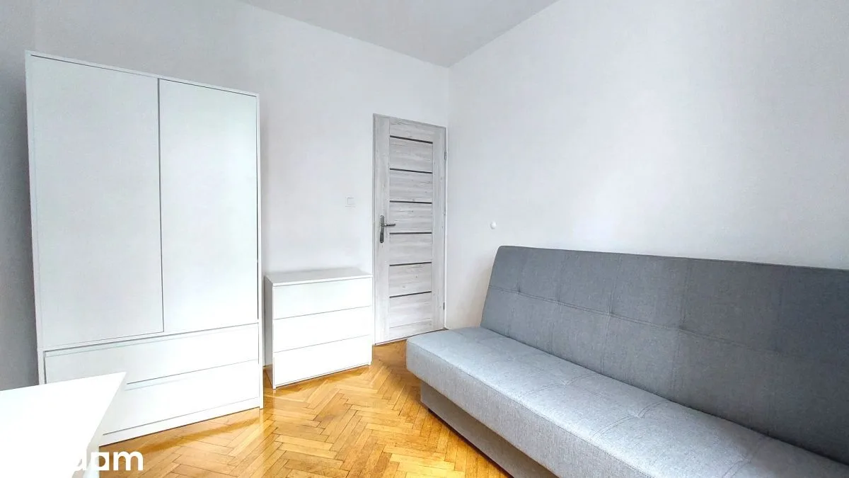 3 rooms, balcony, renovated