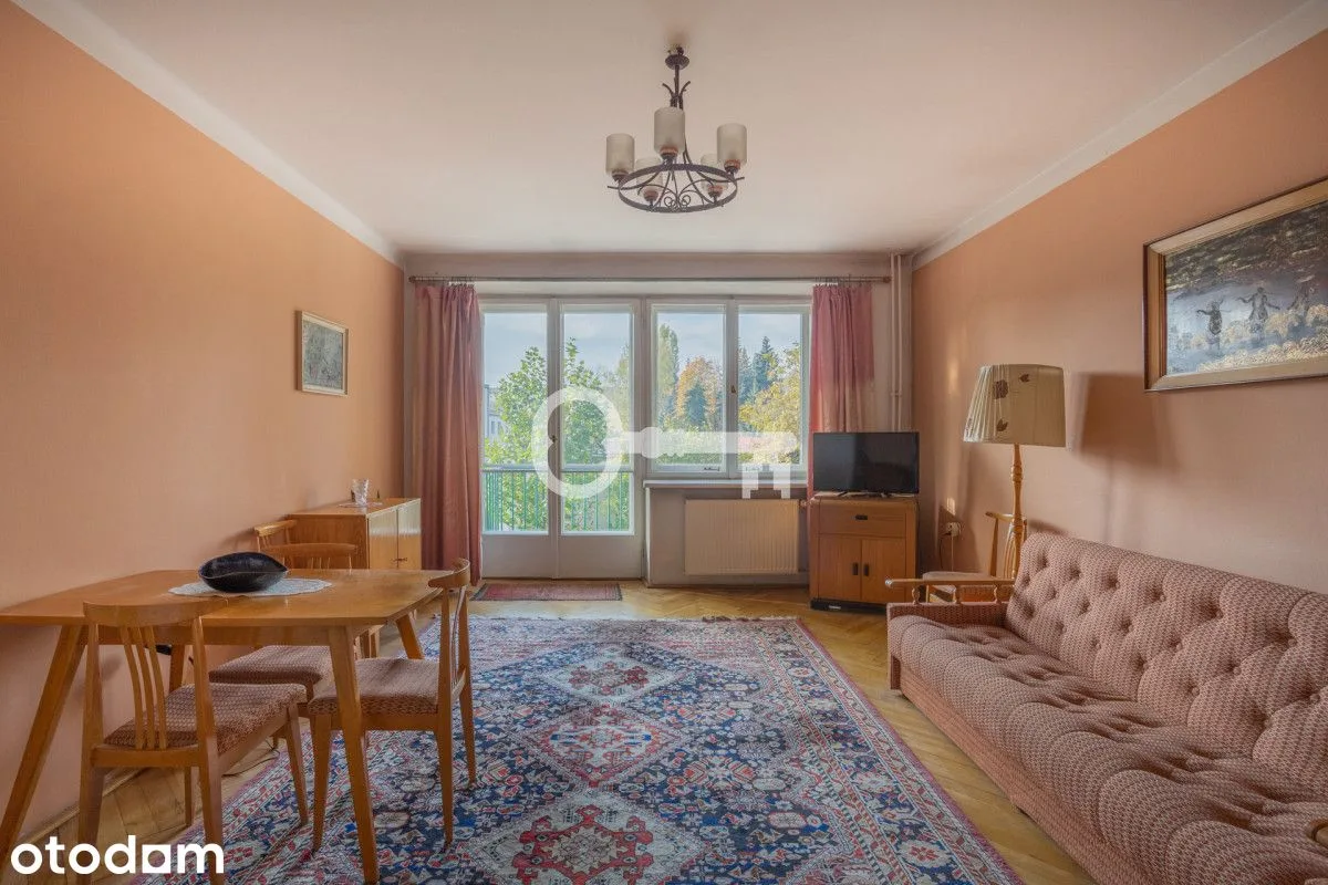 4 rooms with balcony, partially furnished