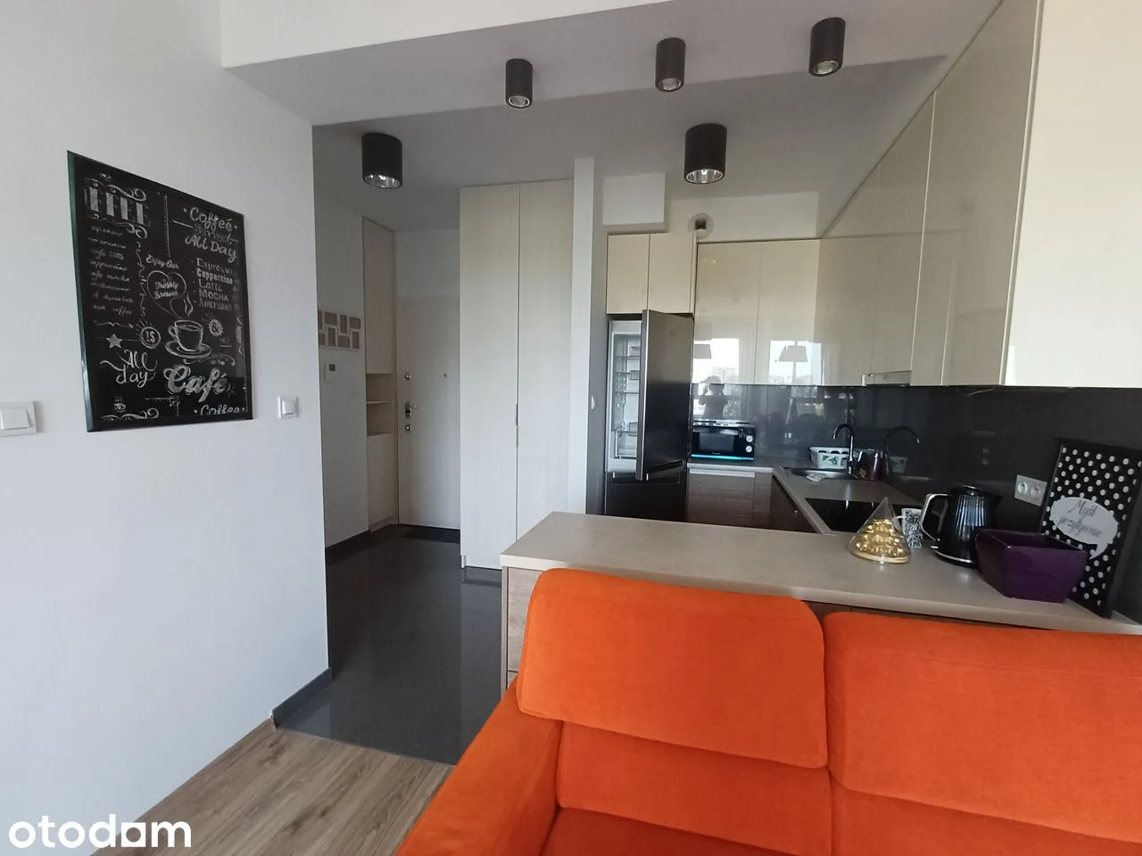 44 m², VI piętro, loggia 8 m²