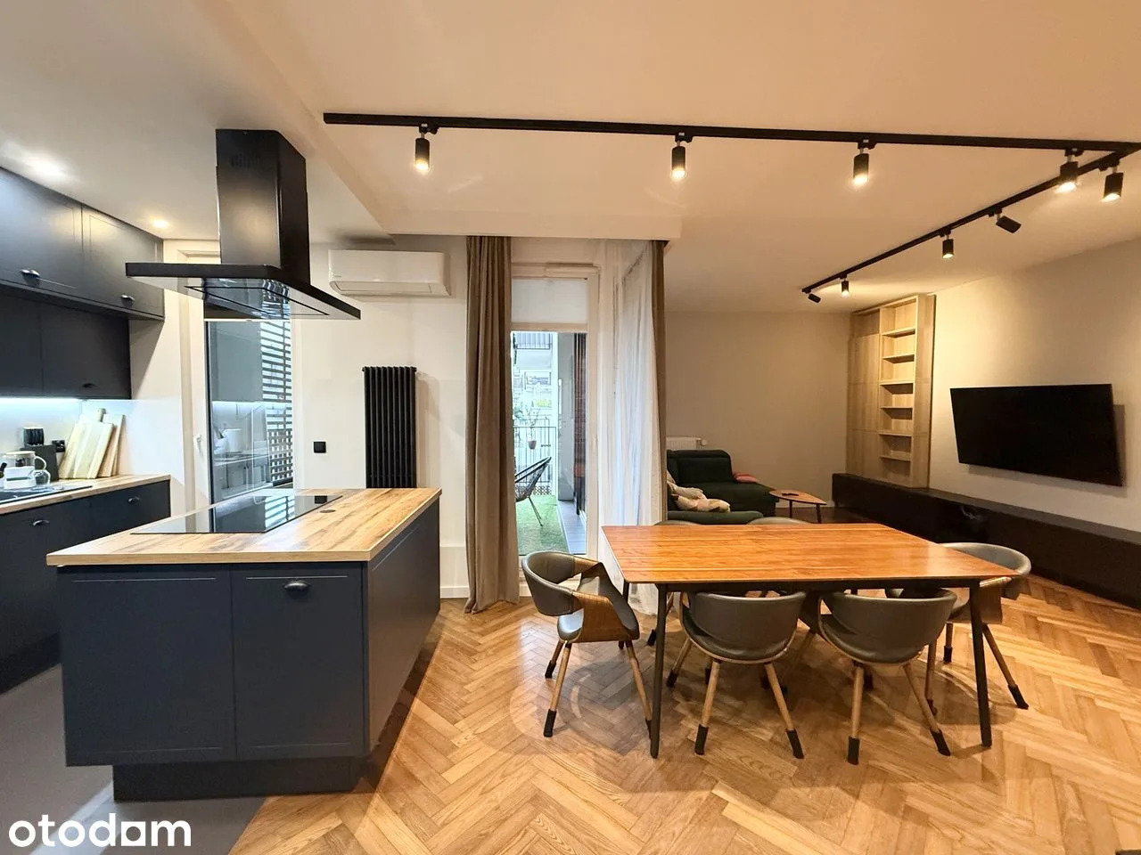 Przestronny apartament na Woli | 2 BALKONY| 2 ŁAZIENKI | KLIMATYZACJA